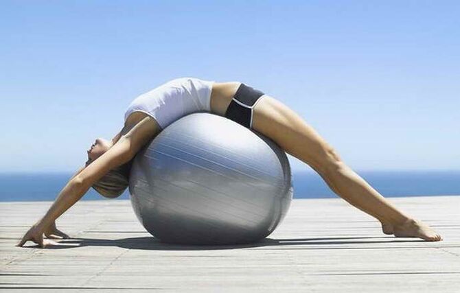 แบบฝึกหัด fitball กับทรวงอก osteochondrosis